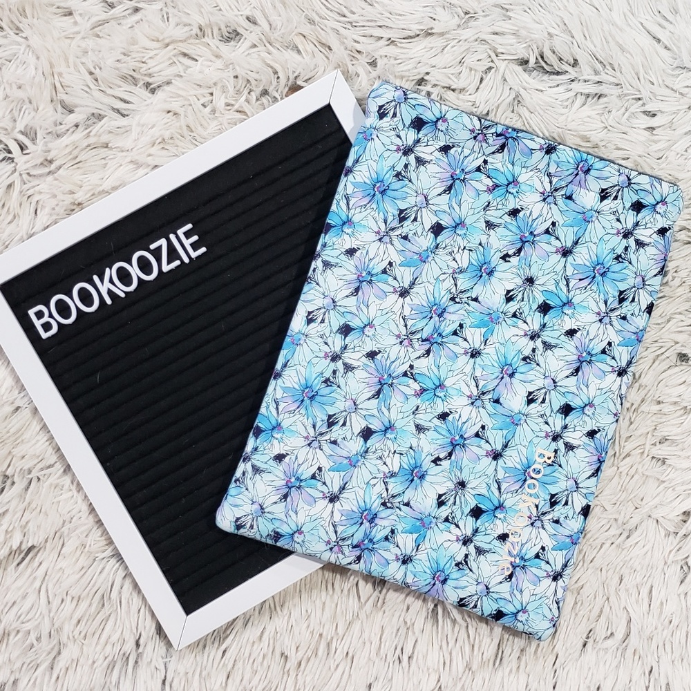 Blue Flowers Travel Buddy